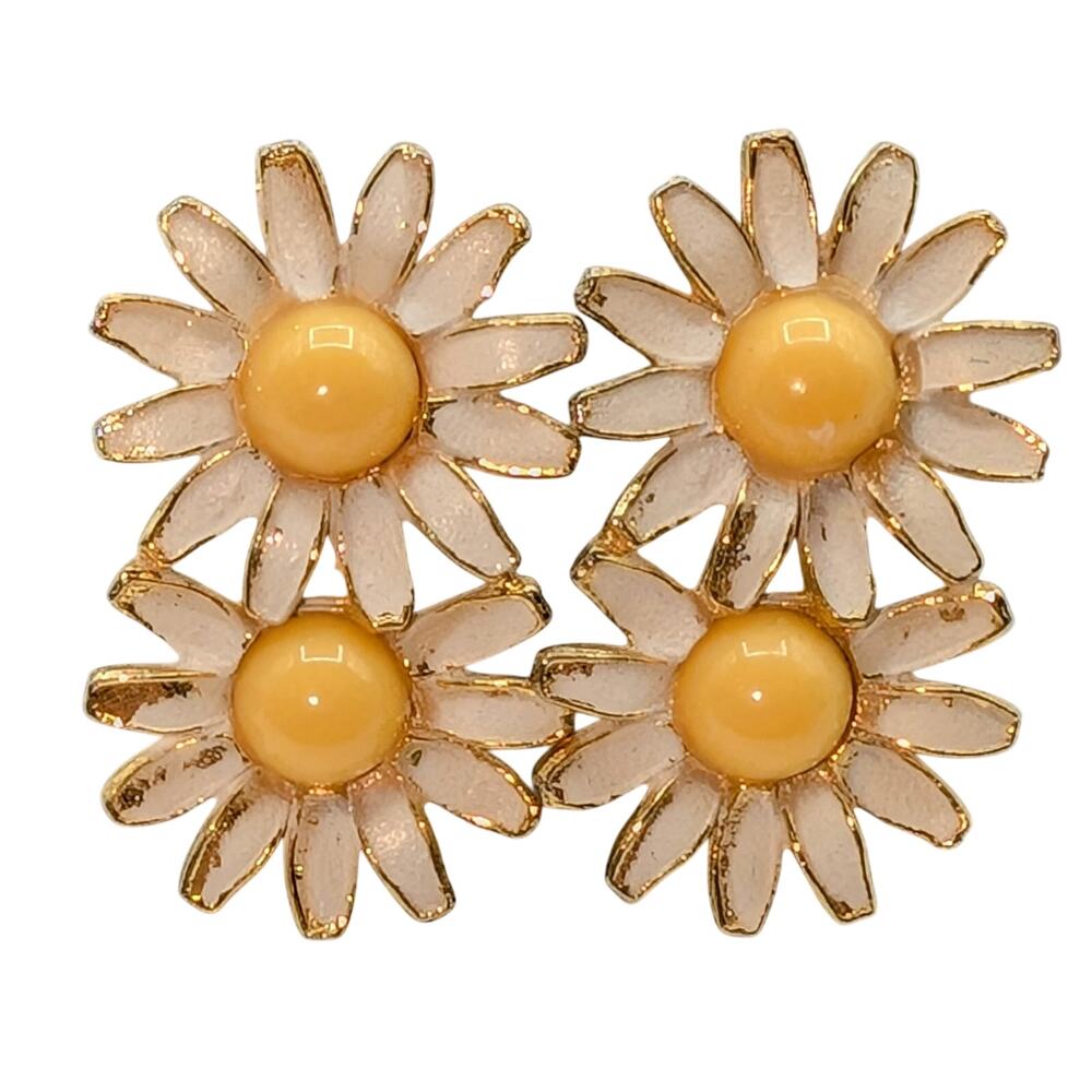 Vintage Signed Weiss Double Daisy White Enamel Yellow Middle Clip On Earrings
